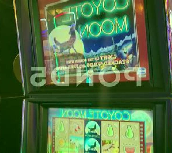 Jeff & Scully slot machine